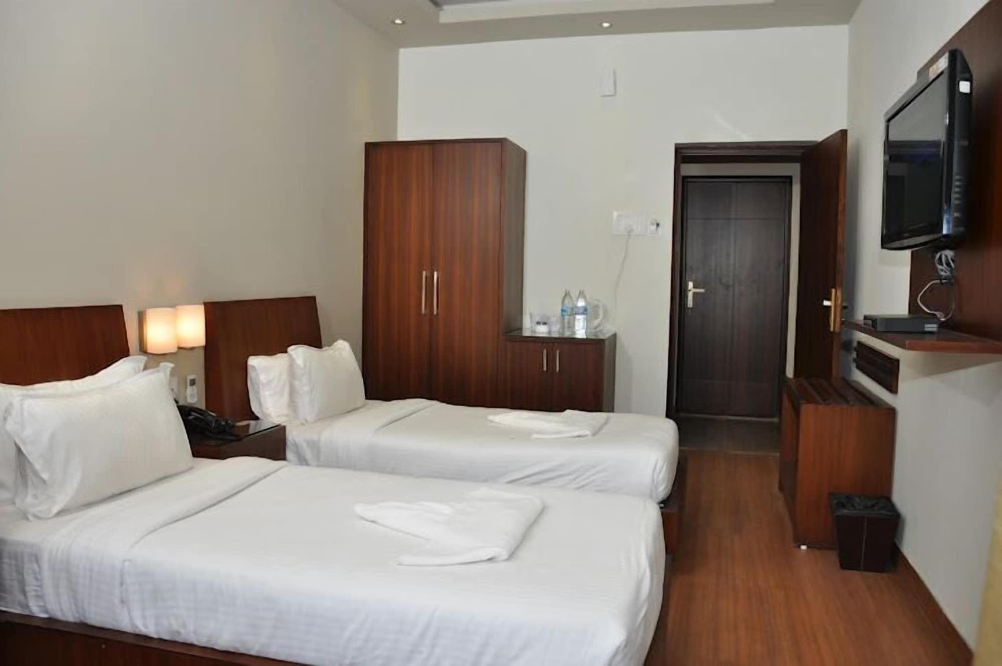 Sukhmantra Resort & Spa Candolim Exterior foto