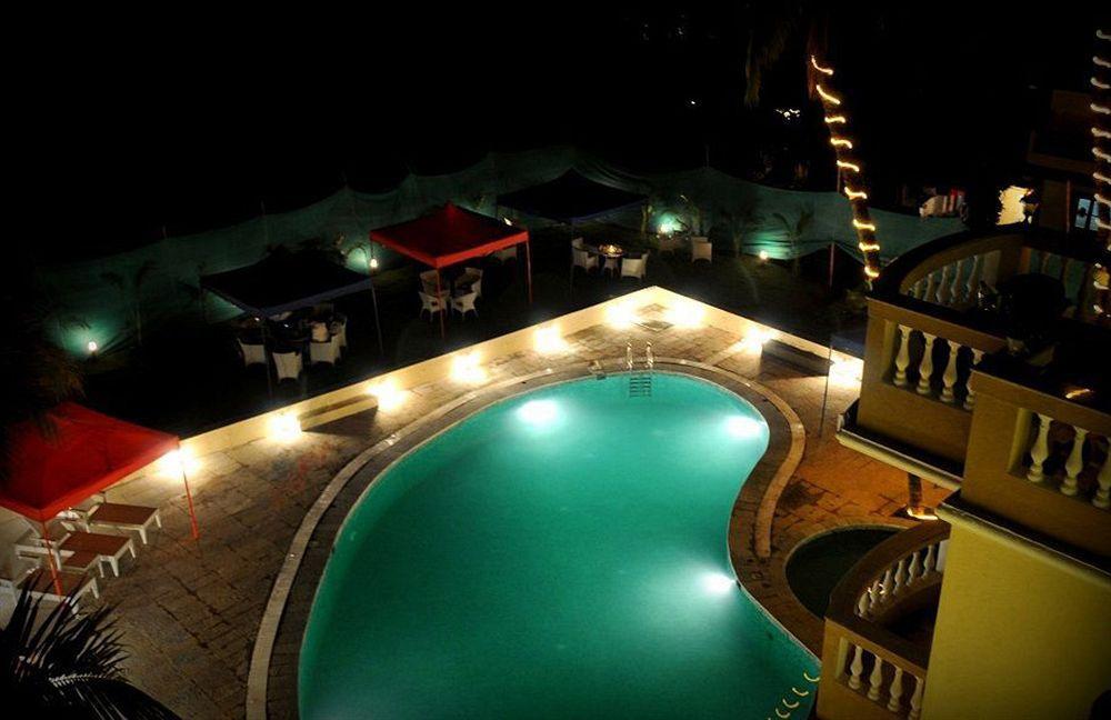 Sukhmantra Resort & Spa Candolim Exterior foto